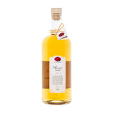 Pflaumenbrand aus dem Holzfass